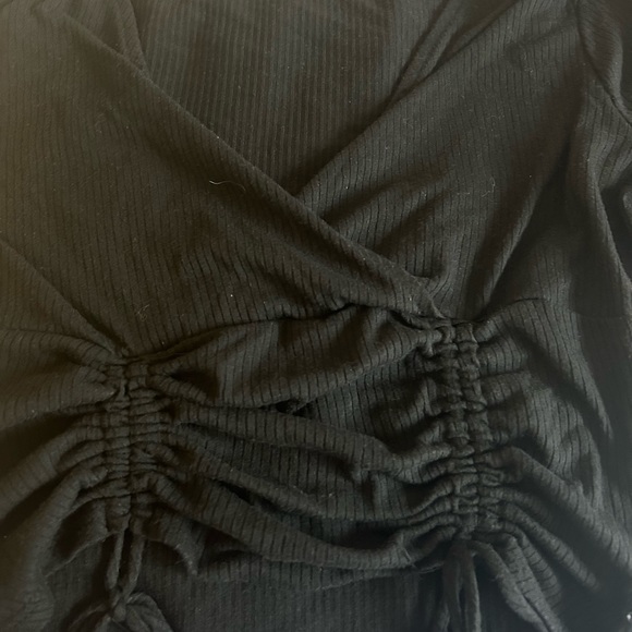 Fashion Nova tie v-neck long sleeve - Picture 2 of 3